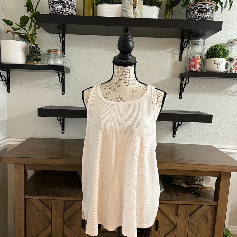 SO Cream Relaxed Tank Top with Scoop Neckline